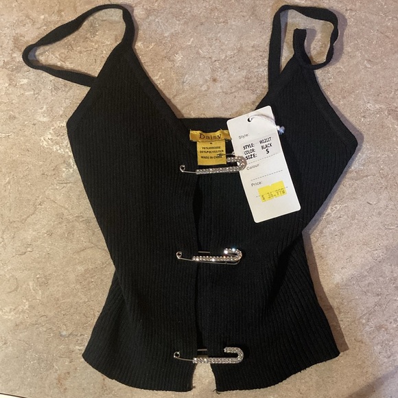 Set of 3 classy crop tops! - Picture 5 of 5